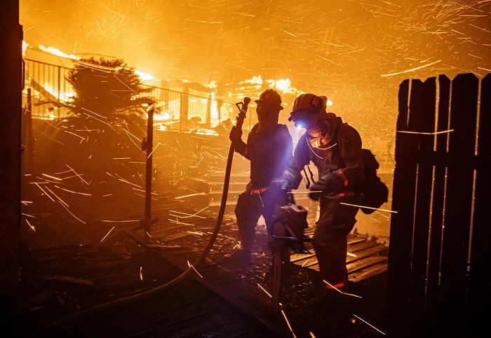 Two firefighters in California wildfire